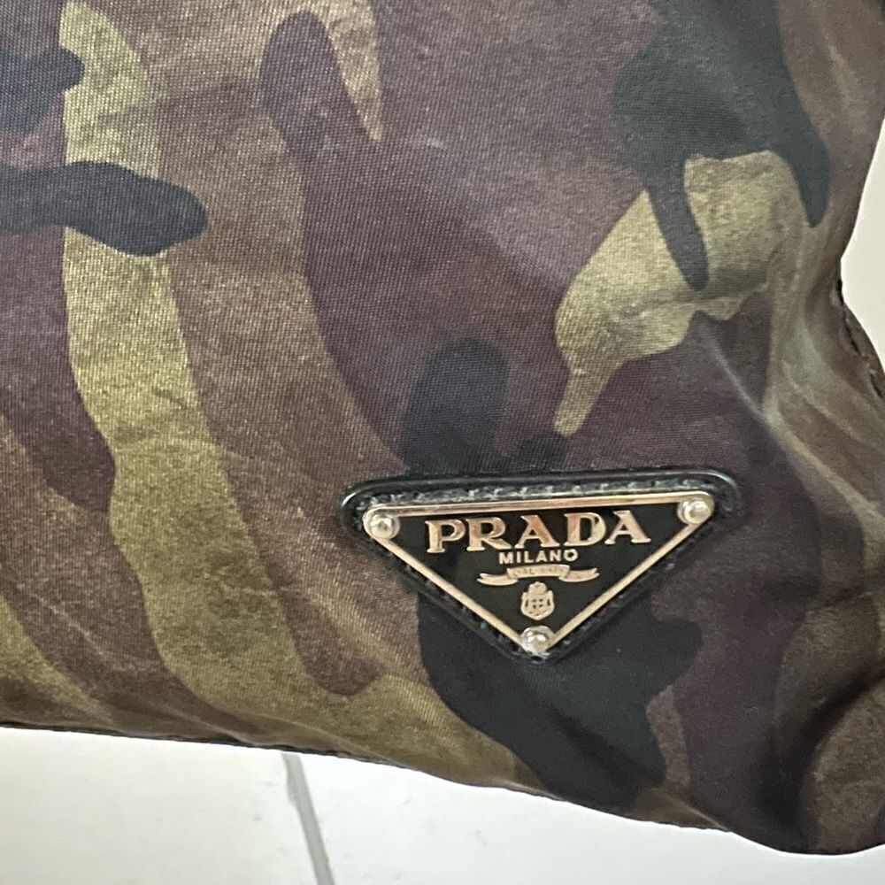RARE!!!! PRADA CAMO BAG - Picture 2 of 12